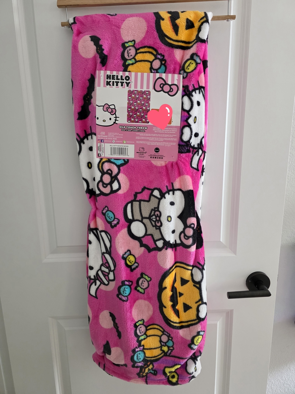 NWT Hello Kitty Pink Halloween Throw
